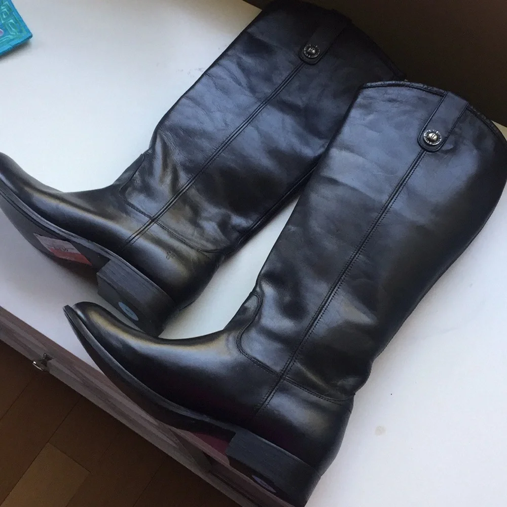Classic black Frye boots 👢 ❤️💕🌺